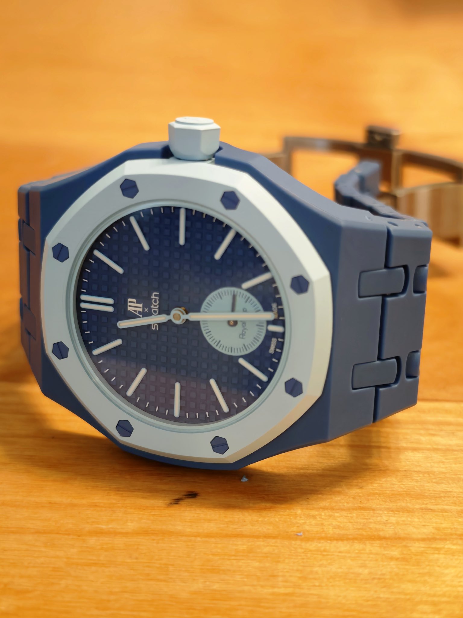 Audemars Piguet x Swatch Royal Pop LAN BA - SSX03L100N – Strap and pop